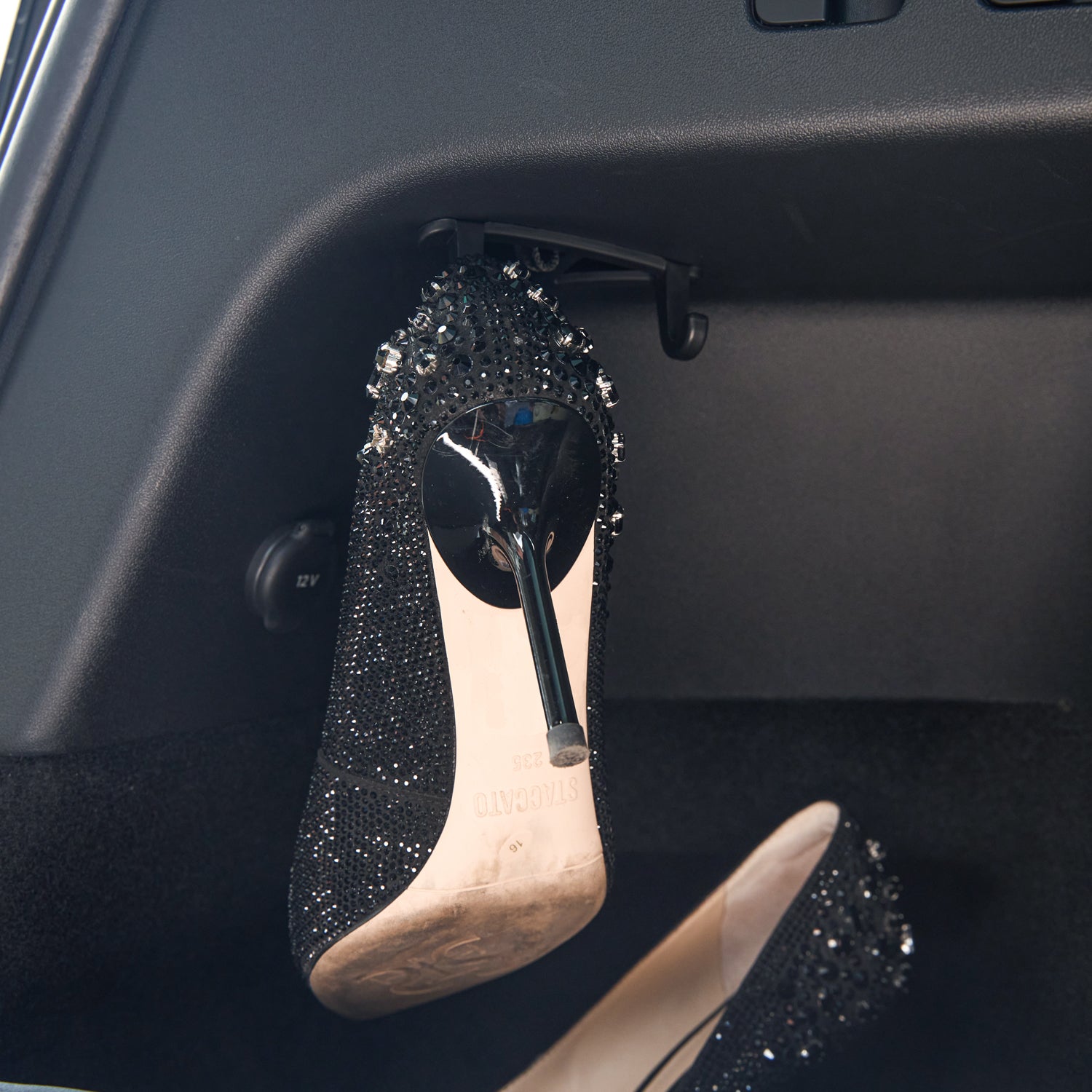 Trunk Storage Hooks for Model Y